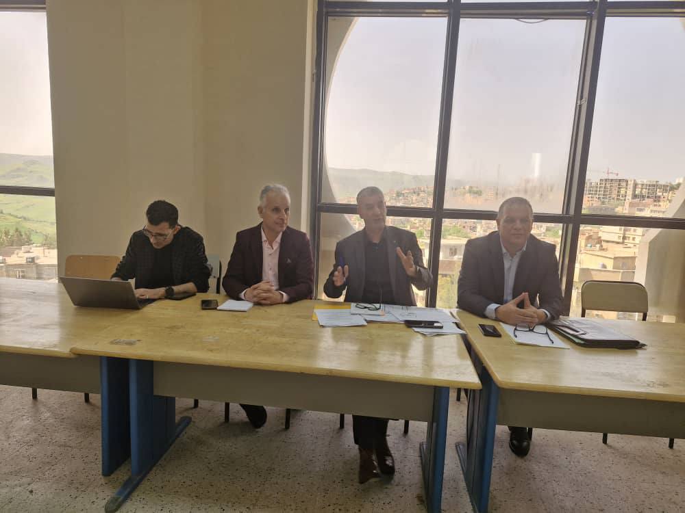 تعزيز روح المقاولاتية بجامعة المدية: لقاء تفاعلي حول السجل التجاري وآفاق دعم حاملي المشاريع