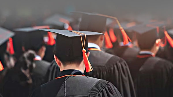 تصحيح معلومات الطلبة المتخرجين في المنصة