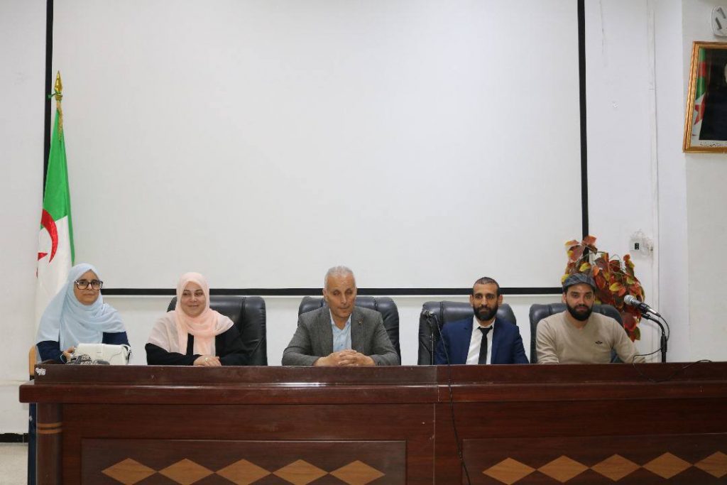 يوم  تكويني  لصالح الطلبة المسجلين في حاضنةالمدية ضمن القرار 008