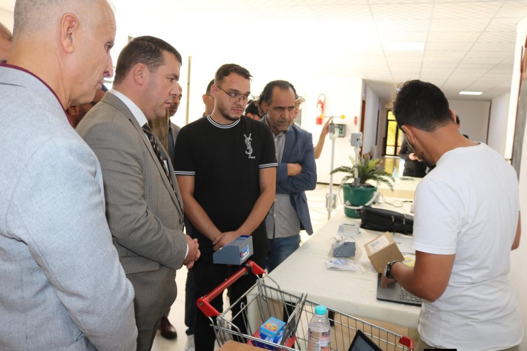 تنظيم معرض للنماذج الاولية لمشاريع الطلبة