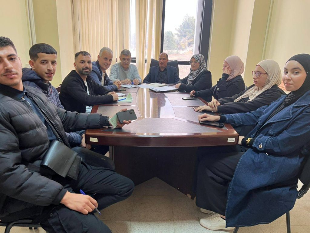 لقاء تنسيقي مع الطلبة الناجحين في تحدي لتمويل النموذج الأولي لقاء تنسيقي مع الطلبة الناجحين في تحدي لتمويل النموذج الأولي