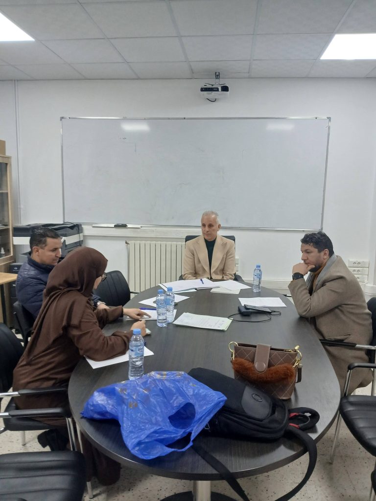 اجتماع لجنة تكوين الحاضنة