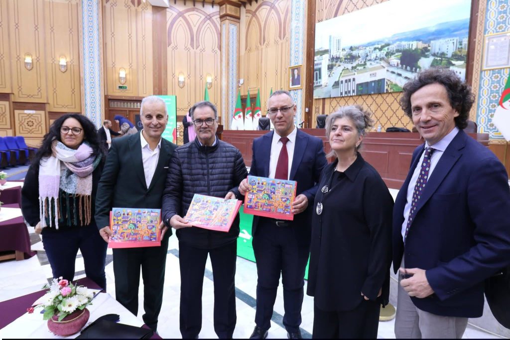 حفل توزيع الشهادات من تأطير أساتذة جامعة genova الايطالية واللجنة التنسيقية الوزارية حفل توزيع الشهادات من تأطير أساتذة جامعة genova الايطالية واللجنة التنسيقية الوزارية