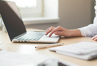 الإعلان عن إفتتاح الدورة 50 للجنة الجامعية الوطنية للترقية إلى رتبة أستاذ