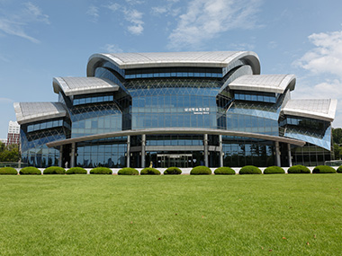 عرض منحة دراسية للتسجيل في طوري الماستر والدكتوراه بجامعة سانكيونكوان الكورية الجنوبية بعنوان السنة الجامعية 2026/2027