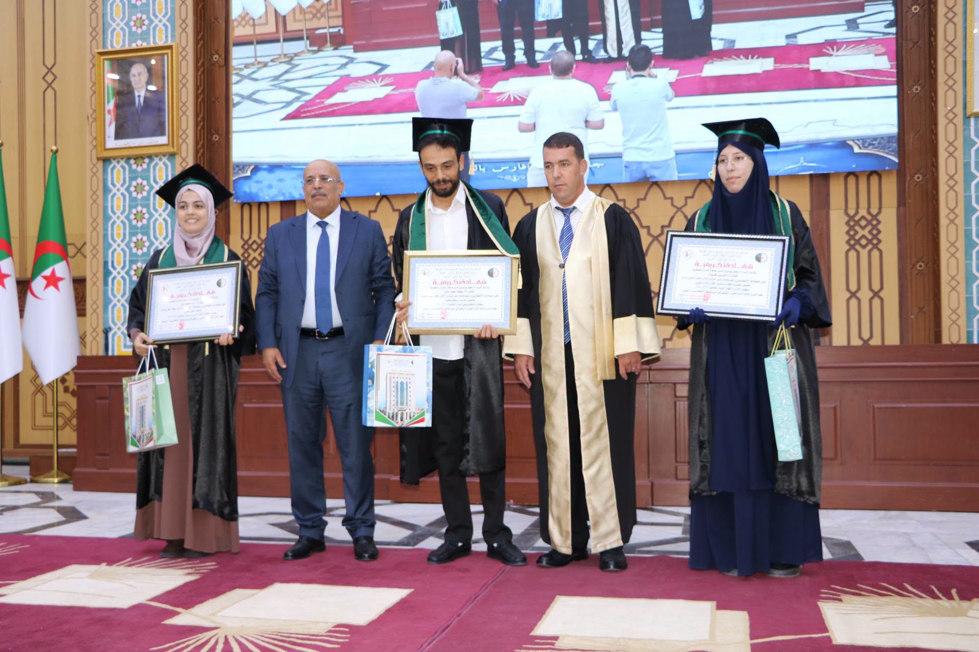جامعة المدية تختتم سنتها الجامعية 2025-2026 في حفل بهيج